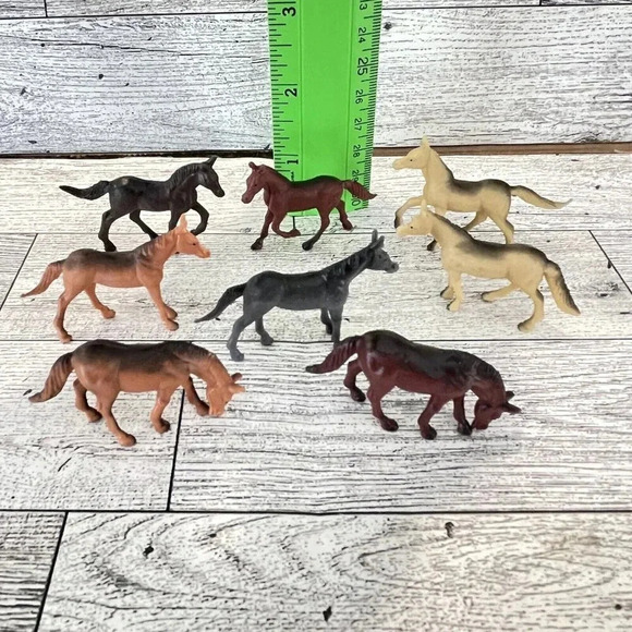 VTG Lot Of 8 Miniature Horse Figurines China Mixed Colors Poses Plastic Lot #3 - Picture 6 of 7